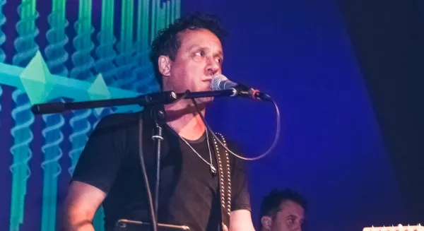 Dženan Lončarević: Umetnik koji je dotakao zvezde pre prve pesme